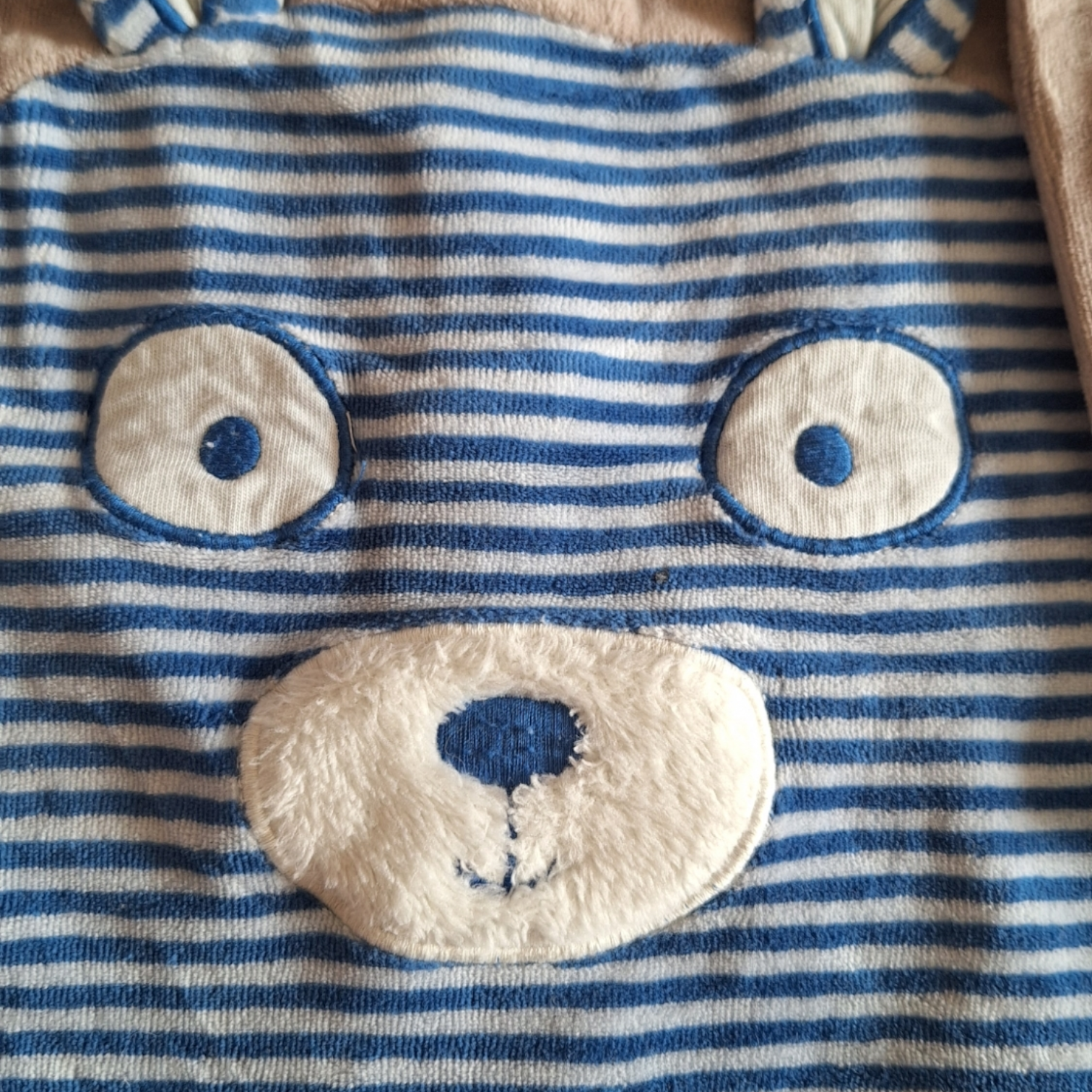 Gestreepte pyjama onesie beer - 60CM