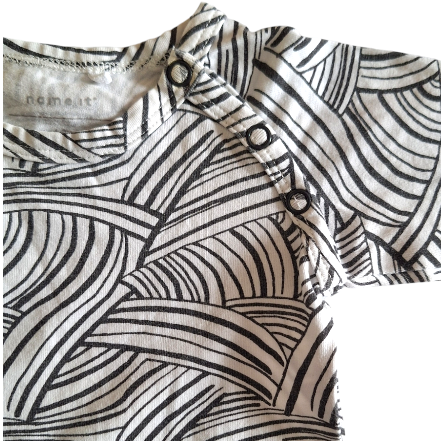 Onesie met lijnen - 56CM