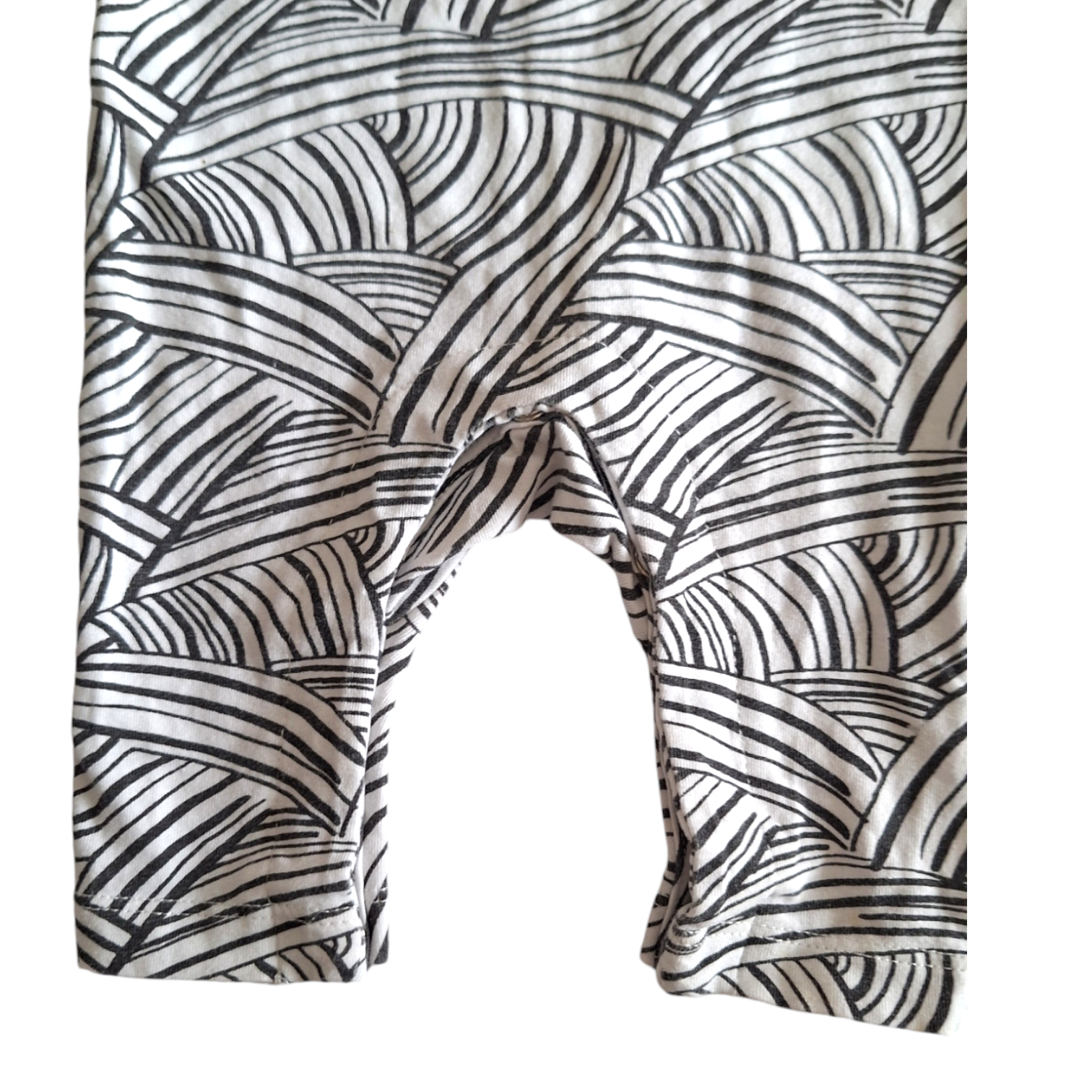 Onesie met lijnen - 56CM