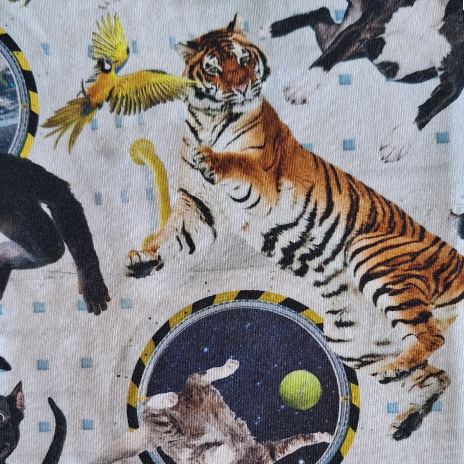 T-shirt with animals tiger monkey - 98CM