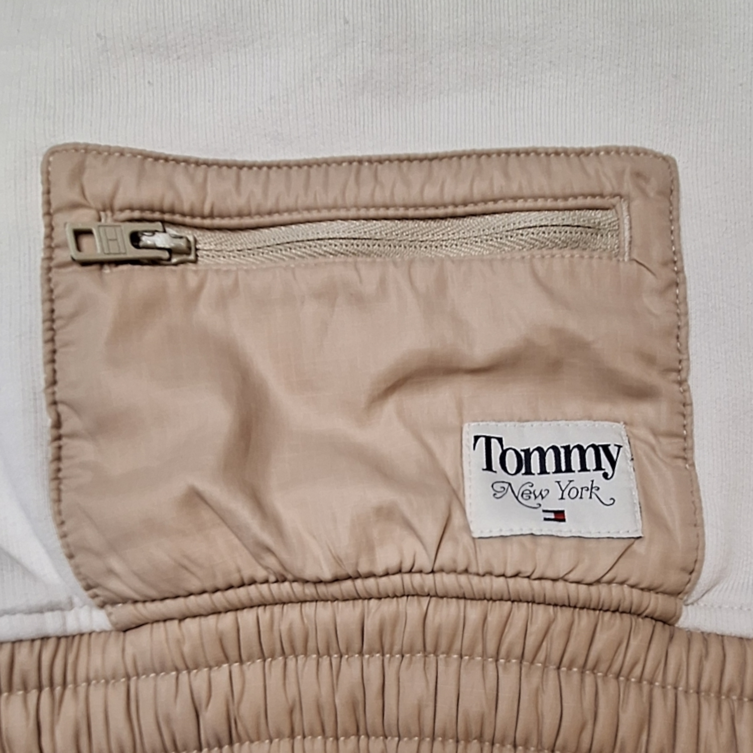 Sweater with texture details and pocket - 86CM