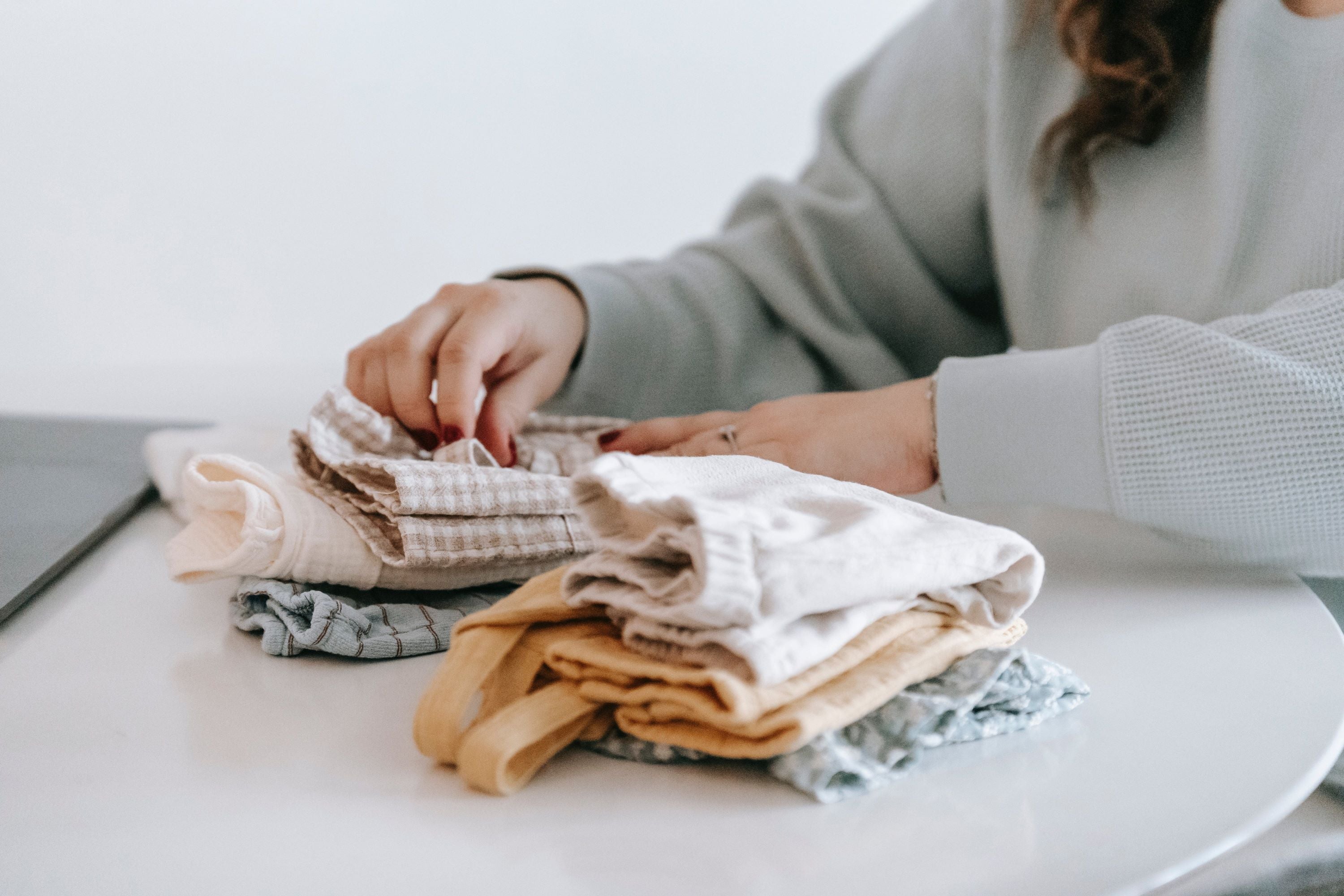 The Minimalist Baby Wardrobe: What Your Child Really Needs – and Nothing More