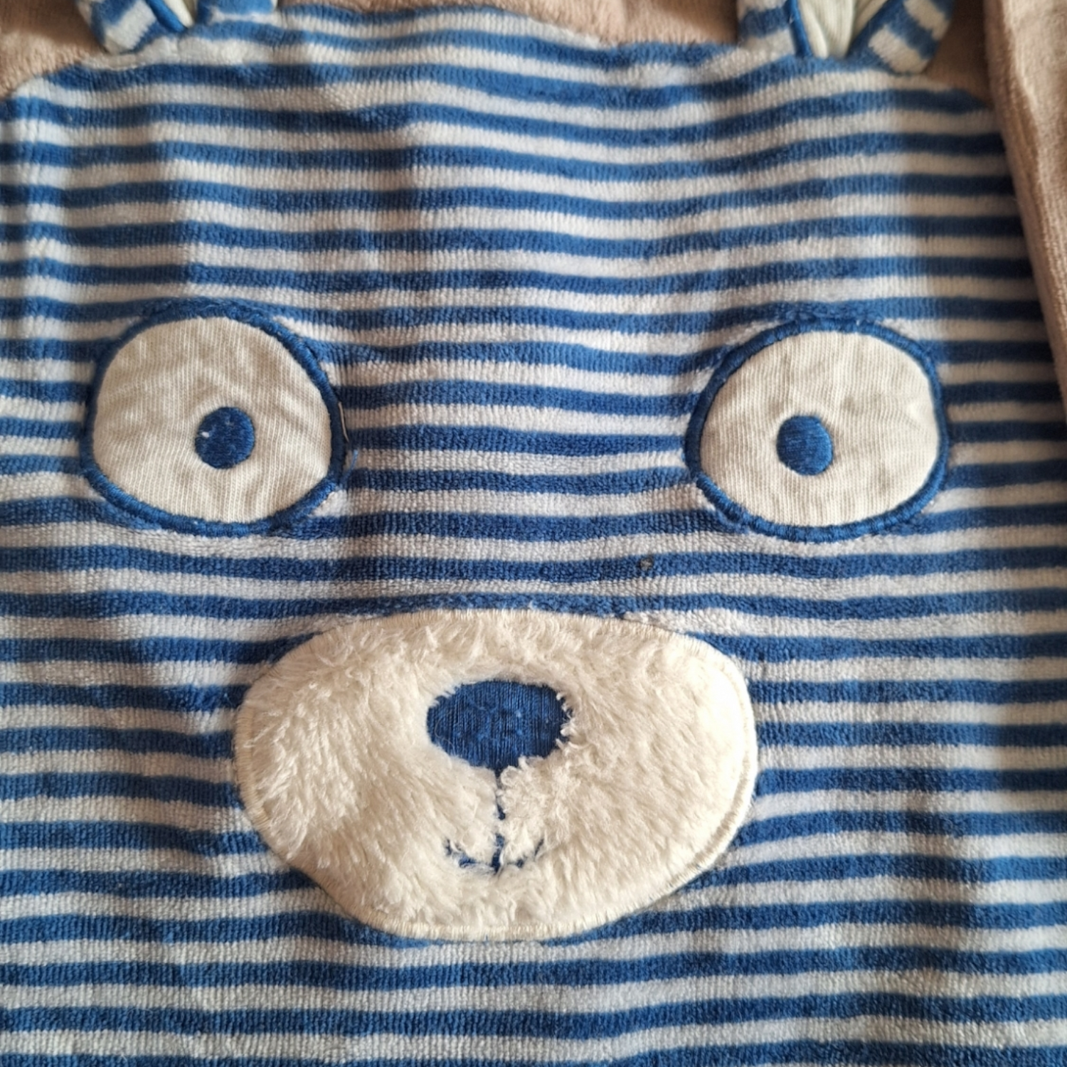 Gestreepte pyjama onesie beer - 60CM