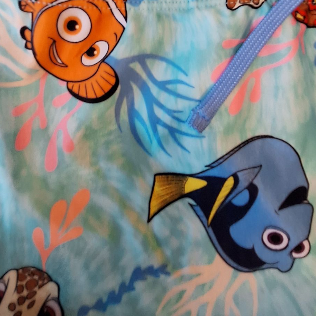 H&amp;M Nemo swim shorts - 5/6Y